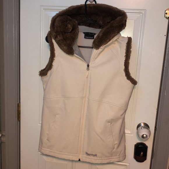 Marmot fur hoodie vest woman’s size L - Picture 2 of 10